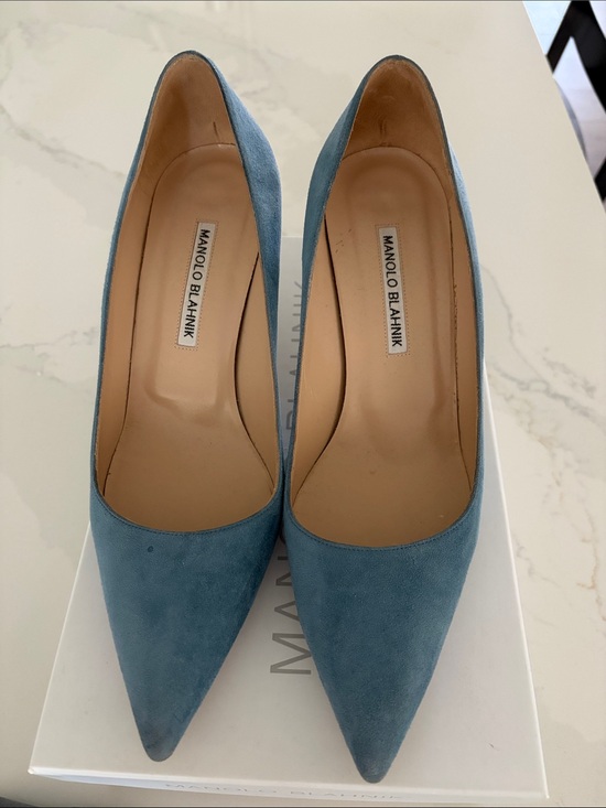 Manolo Blahnik Shoes - Manolo Blahnik blue suede pumps